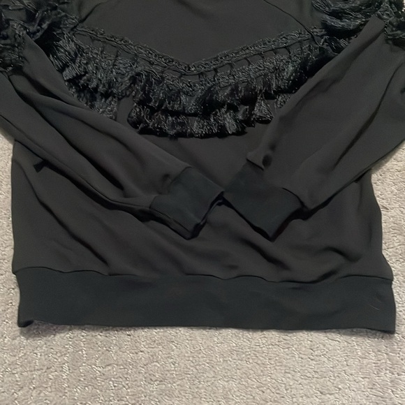 Vera & Lucy all round tassels top - Picture 4 of 5